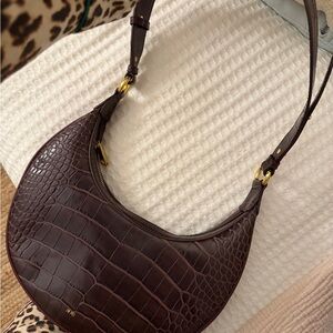 Elegant Brown Croc-Embossed Shoulder Bag